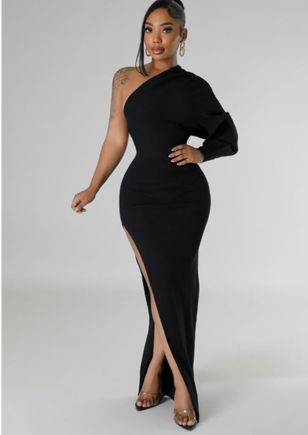 SCARLET ELEGANCE DRESS - BLACK